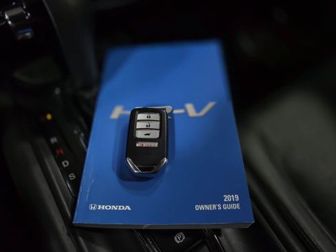 Used 2019 Honda HR-V Touring image 40