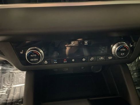 Used 2023 Mitsubishi Outlander SEL Black Edition image 23