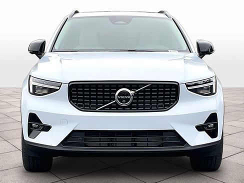 New 2026 Volvo XC40 B5 Plus w/ Protection Package Premier image 5