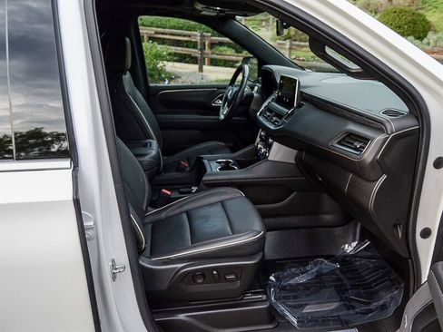 Used 2022 GMC Yukon SLT w/ SLT Premium Package image 21