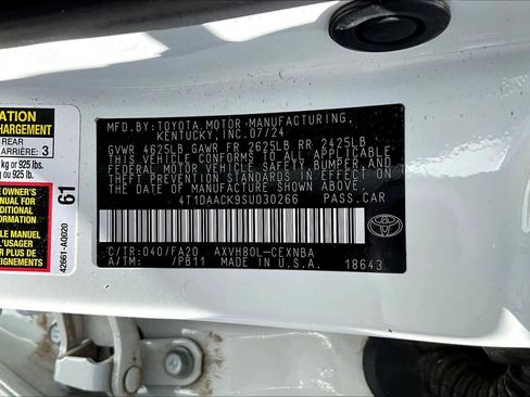 Used 2025 Toyota Camry LE image 33