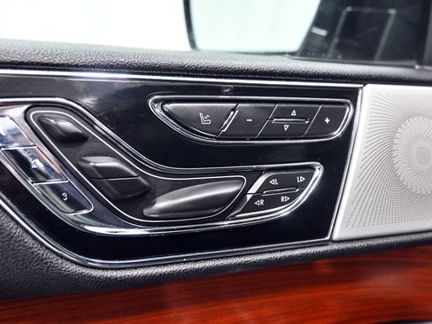Used 2020 Lincoln Navigator Reserve w/ Luxury Package AWD/4WD image 9