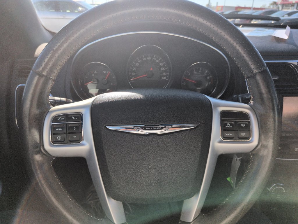 Used 2013 Chrysler 200 S FWD image 14