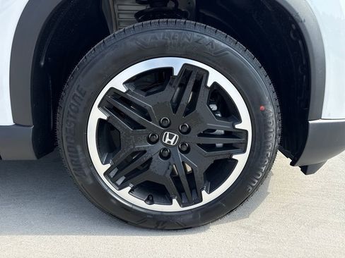 New 2026 Honda Pilot Touring image 10