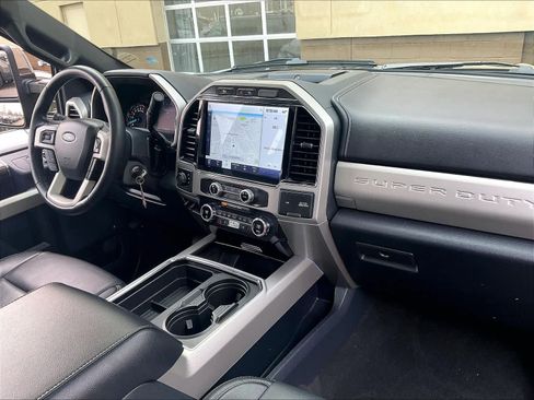 Used 2022 Ford F350 Lariat w/ Chrome Package image 14