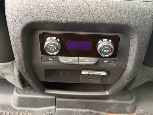 Used 2024 Chevrolet Traverse RS image 14