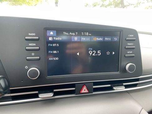 Used 2025 Hyundai Elantra SE image 42