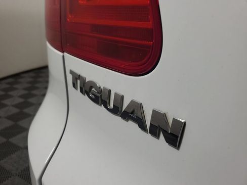 Used 2017 Volkswagen Tiguan S AWD/4WD image 8