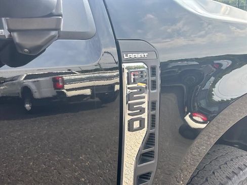 Used 2024 Ford F250 Lariat w/ Lariat Ultimate Package AWD/4WD image 11