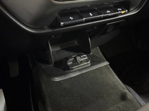 Used 2017 Chevrolet Silverado 1500 LT w/ All Star Edition AWD/4WD image 44