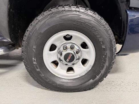 Used 2005 GMC Sierra 3500 SLT w/ Heavy-Duty Power Package image 2