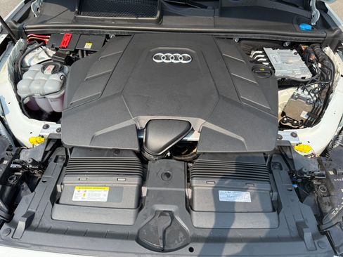 Used 2022 Audi Q7 3.0T Prestige AWD/4WD image 14
