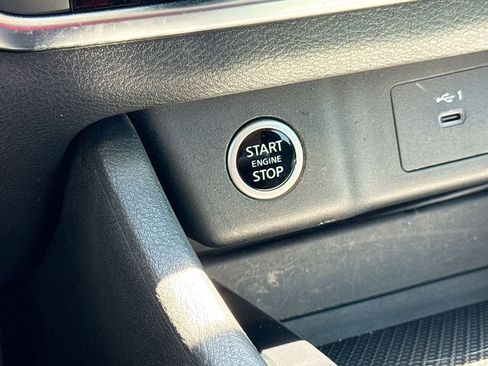 Used 2023 Nissan Rogue S FWD image 18