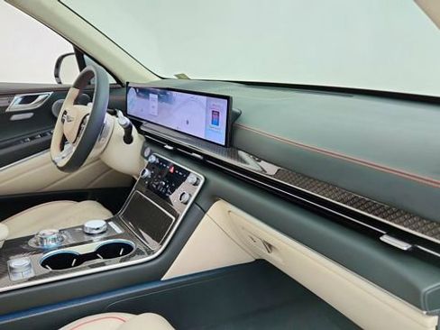 Used 2025 Genesis GV80 3.5T e-SC image 22