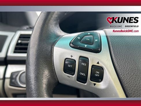 Used 2015 Ford Explorer XLT w/ Equipment Group 201A image 25