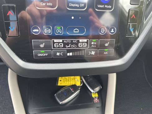 Used 2025 Subaru Forester Premium AWD/4WD image 13