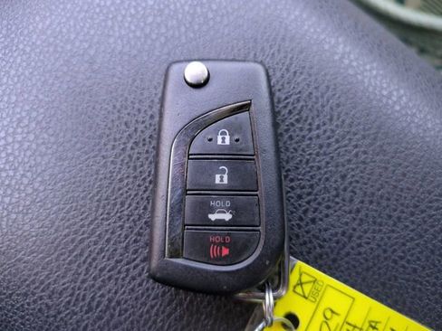 Used 2024 Toyota Camry SE image 25