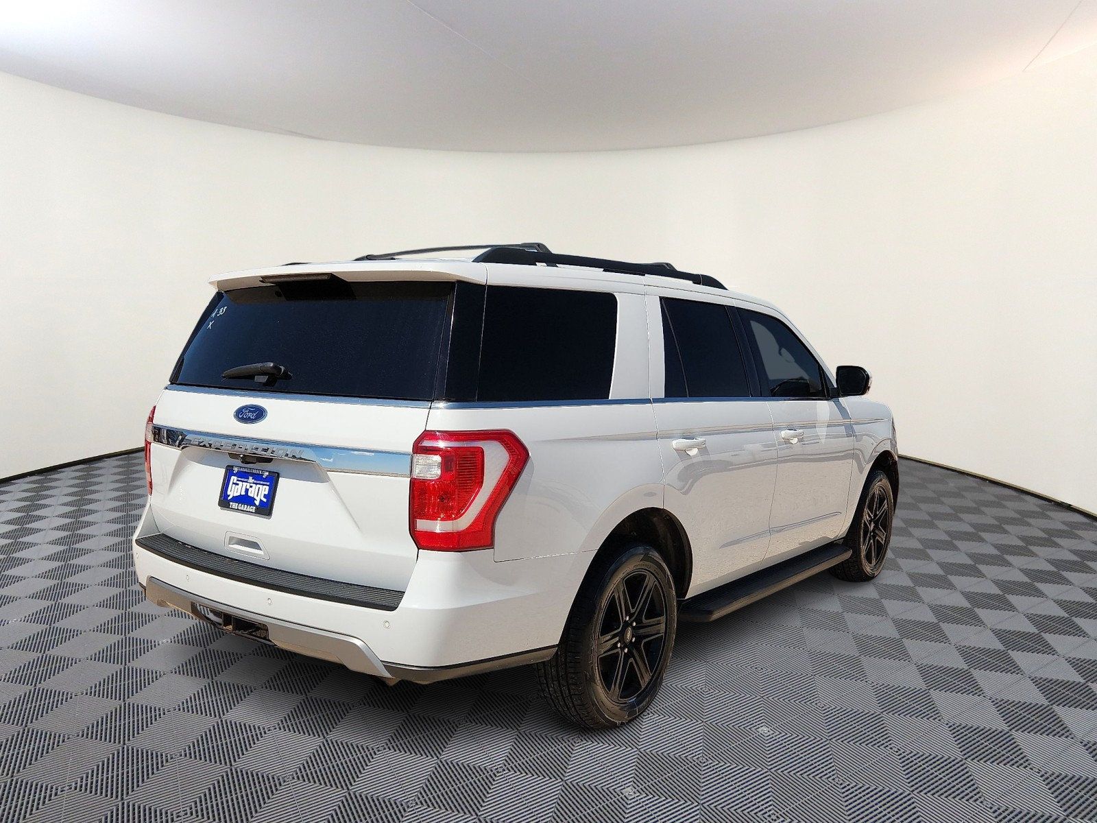 Used 2021 Ford Expedition XLT RWD image 4