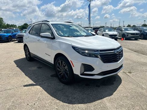 Used 2023 Chevrolet Equinox RS w/ LPO, Floor Liner Package FWD image 12