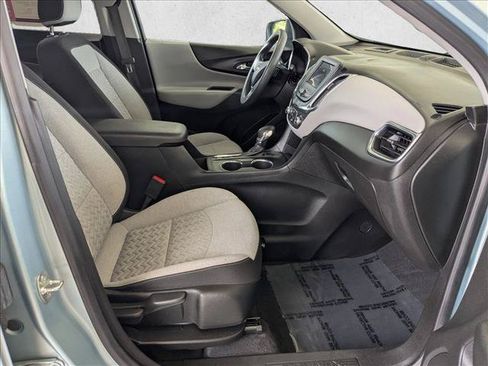 Used 2022 Chevrolet Equinox LT FWD image 18