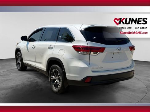 Used 2019 Toyota Highlander LE FWD image 8