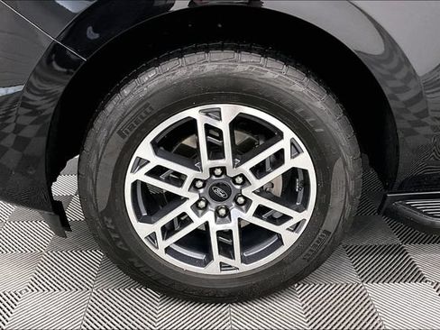 Used 2025 Ford Expedition Max Active AWD/4WD image 10