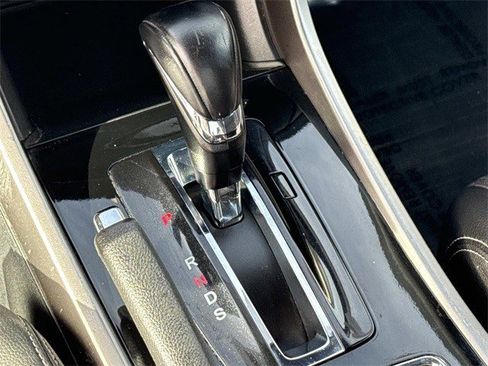 Used 2017 Honda Accord Sport image 22