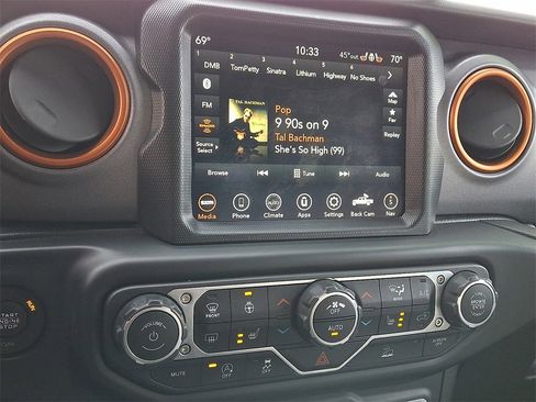 Used 2021 Jeep Gladiator Mojave w/ Dual Top Group image 23