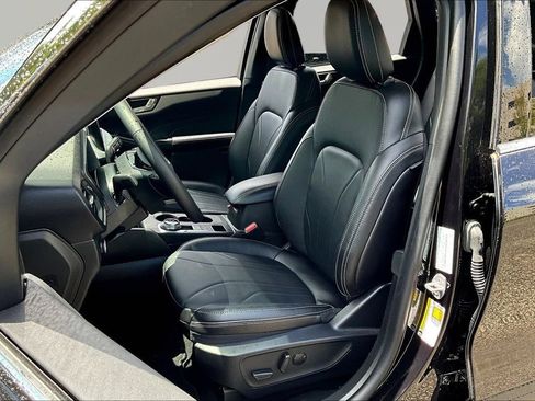 Used 2025 Ford Escape SE w/ PHEV Premium Package FWD image 22