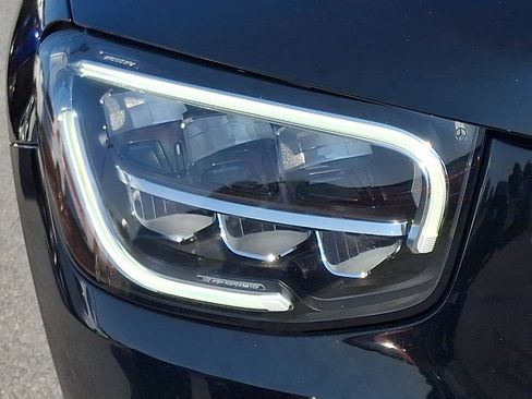 Used 2021 Mercedes-Benz GLC 300 4MATIC w/ Premium Package image 9