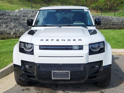 Used 2024 Land Rover Defender 110 X-Dynamic SE AWD/4WD image 8