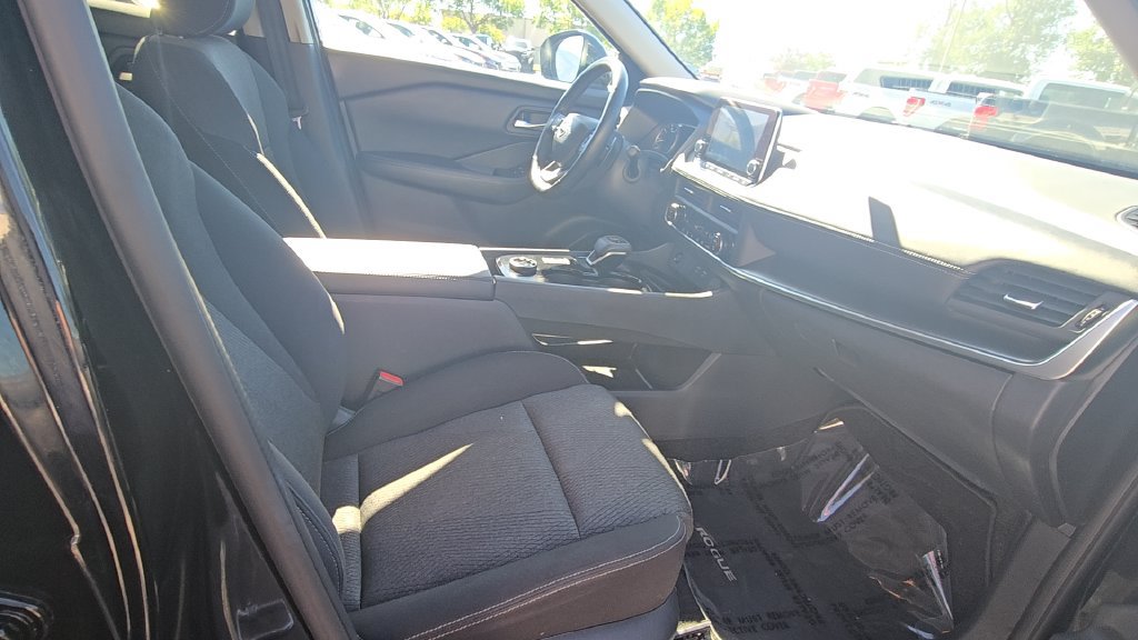 Used 2025 Nissan Rogue SV AWD/4WD image 27