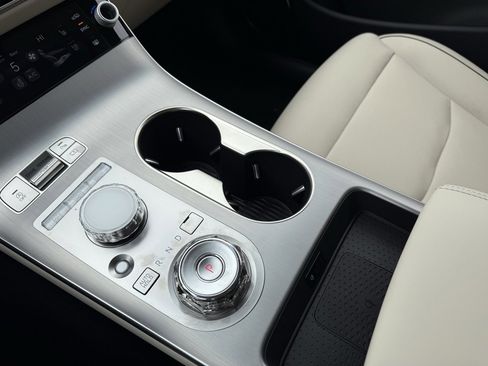 Used 2026 Genesis GV70 2.5T Advanced image 27