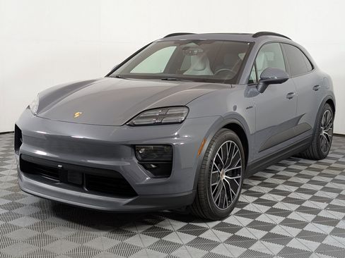 Certified 2025 Porsche Macan Electric image 1
