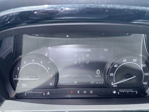 Used 2021 Lincoln Corsair AWD w/ Premium Package image 9