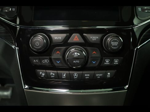 Used 2021 Jeep Grand Cherokee Limited w/ Quick Order Package 28K 80th image 16