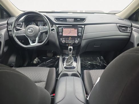 Used 2019 Nissan Rogue SV w/ Premium Package image 3