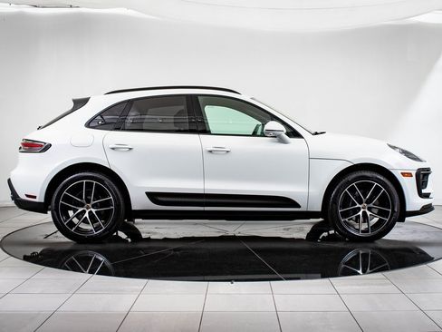 Certified 2024 Porsche Macan image 9