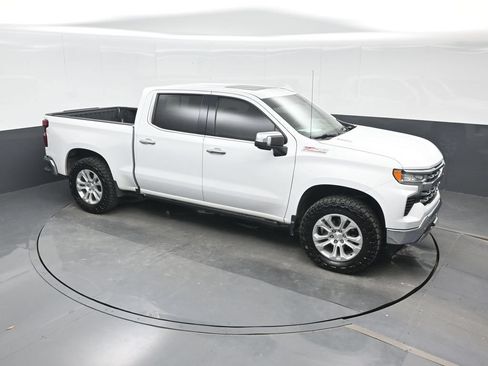 Used 2022 Chevrolet Silverado 1500 LTZ w/ LTZ Premium Package AWD/4WD image 23