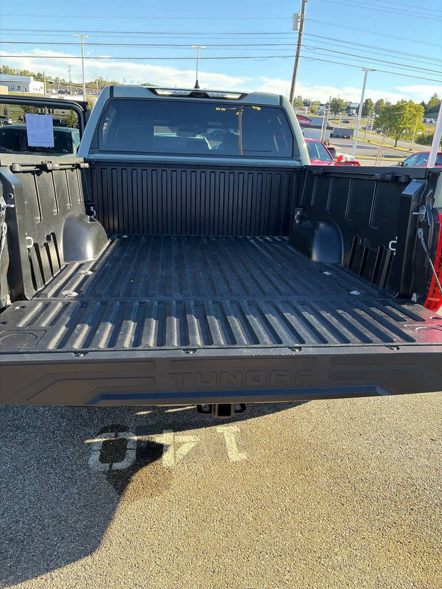 Used 2025 Toyota Tundra SR5 AWD/4WD image 32