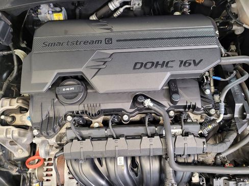 Used 2023 Hyundai Elantra SE w/ Cargo Package image 30