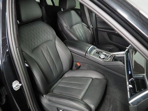 Used 2024 BMW X6 M60i image 2