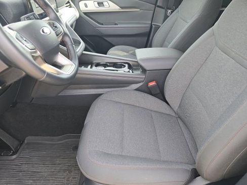 Used 2025 Ford Explorer Active image 9