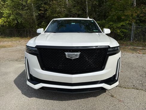 Used 2023 Cadillac Escalade Sport Platinum w/ LPO, ONYX Package image 5