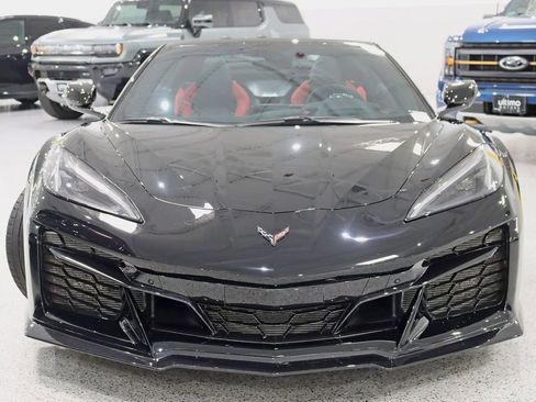 Used 2023 Chevrolet Corvette Z06 w/ Stealth Interior Trim Package RWD image 9