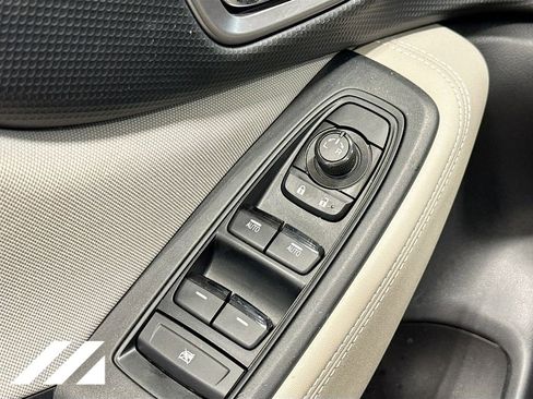 Used 2023 Subaru Forester Premium AWD/4WD image 19