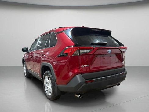 Used 2021 Toyota RAV4 XLE w/ Convenience Package image 6