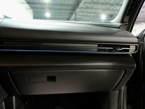 Used 2025 Hyundai Elantra SEL image 24