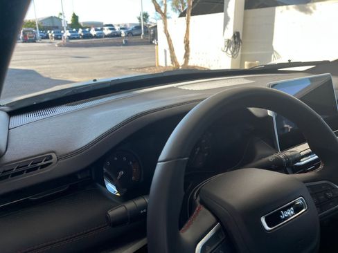 Used 2025 Jeep Compass Trailhawk w/ Trailer Tow Group image 34