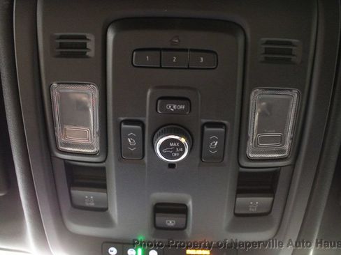 Used 2023 Cadillac Escalade ESV Premium Luxury AWD/4WD image 31